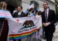 California: Demócratas aprueban proyecto de ley que retira custodia a los padres que se resistan a la transición de género de sus hijos