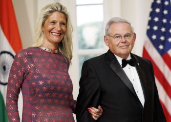 Bob Menendez renuncia temporalmente como Presidente del Comité de relaciones exteriores