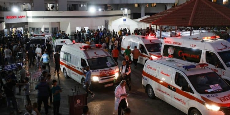 Israel confirma que cohete de Hamás impactó hospital de Gaza, donde murieron cientos de civiles