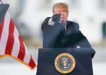 Exabogada de Trump se declara culpable en caso de interferencia electoral en Georgia