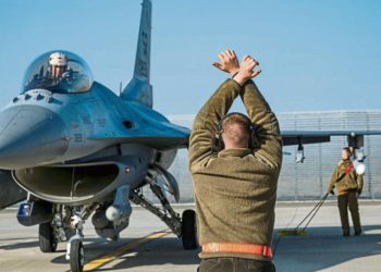 Pilotos ucranianos comienzan a entrenar en el F-16 en Estados Unidos