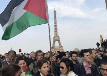 Francia prohíbe manifestaciones de apoyo a Hamás y amenaza con deportar a «alborotadores extranjeros»