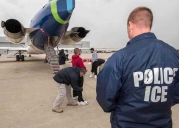 Venezuela recibe el primer avión con migrantes deportados desde Estados Unidos