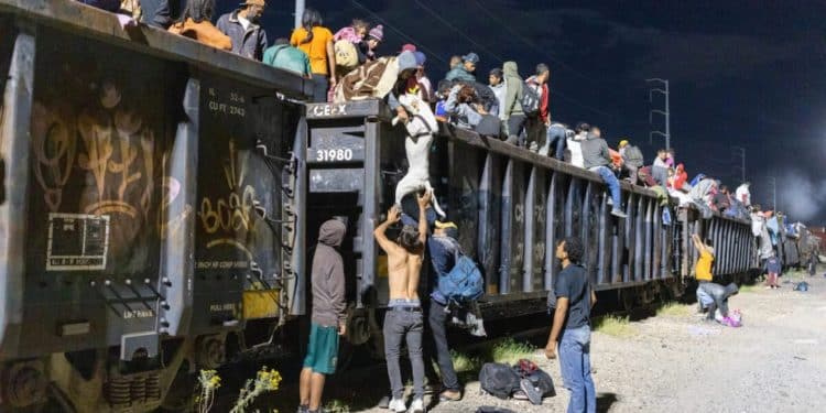 Venezolanos rompen cifra récord de inmigración en Estados Unidos