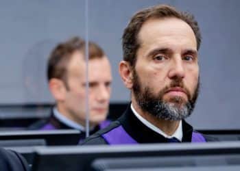 Fiscal Smith investiga una conversación de Donald Trump con sus amigos sobre armas nucleares