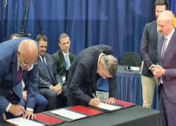 Régimen de Maduro y oposición venezolana firman acuerdo electoral en Barbados