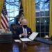 Biden firma un proyecto de ley de financiación y evitar el cierre de gobierno