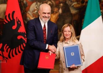 Italia adopta la ‘vía Ruanda’ en un pacto con Albania para deportar a inmigrantes