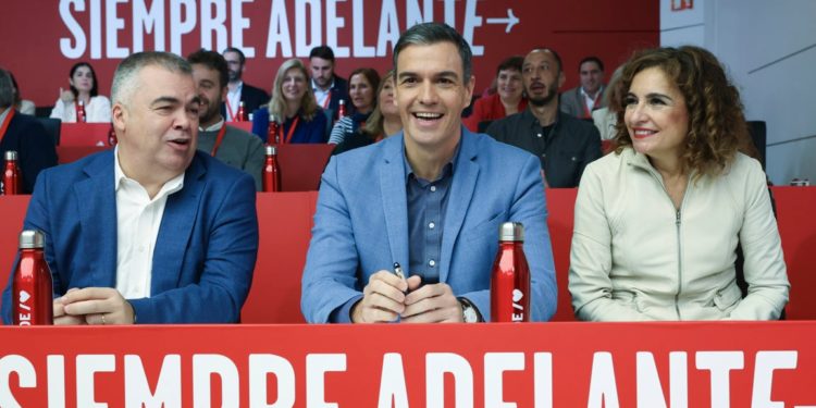 Mientras negocia amnistía para los independentistas, Pedro Sánchez llama “reaccionarios” a sus opositores