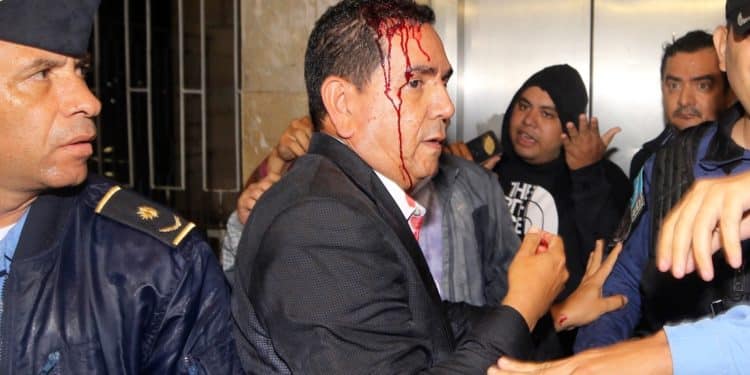 Crisis parlamentaria en Honduras: varios lesionados tras disturbios en el Congreso