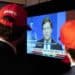 Tucker Carlson en España: ex conductor de FOX News se retrata con líder de VOX durante protesta en Madrid