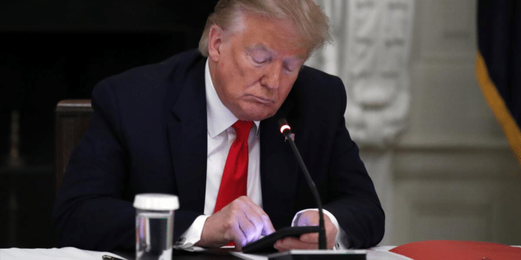 Donald Trump felicita a Javier Milei tras su victoria en las elecciones presidenciales de Argentina
