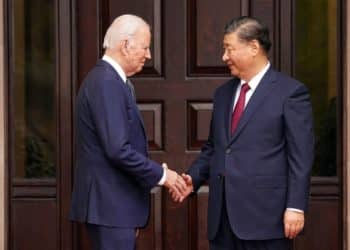 Biden y Xi: el apretón de manos que acerca a Washington y Pekín en asuntos estratégicos