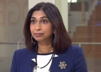 Exministra de interior de UK critica al gobierno tras escalada de nuevos migrantes en el país