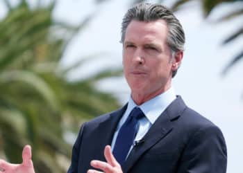 Gavin Newsom rechazó los intentos de excluir a Trump de las elecciones de 2024 en California
