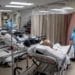 Aumento hospitalizaciones por Covid-19 enciende la alerta en EE.UU: Exigen regresar a las mascarillas