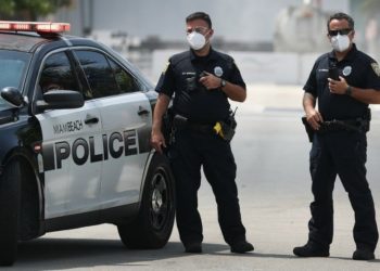 Con machete en mano arrestan a hombre que transitaba por el Capitolio