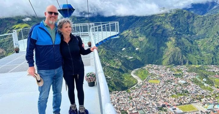 ¿Adiós sueño americano? Una pareja salió de EE.UU en busca de la felicidad y ayuda a otros