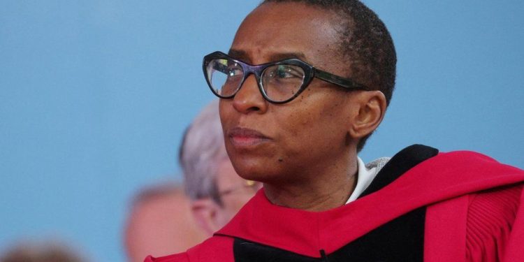 Cámara de Representantes amplía investigación contra directora de Harvard por plagio
