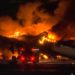 Las impactantes imágenes que dejó incendio de un avión comercial en pleno aeropuerto de Japón