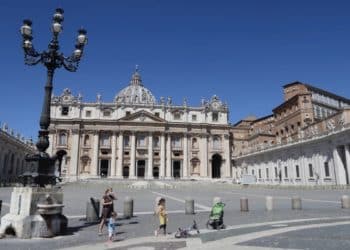Vaticano recula y aclara «bendición» a parejas homosexuales: «No es un visto bueno»