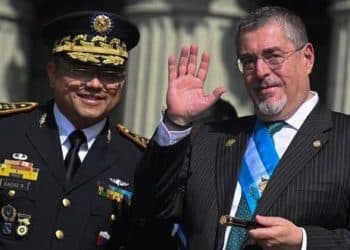 Arévalo agradece a militares por la «imparcialidad» en crisis política en Guatemala