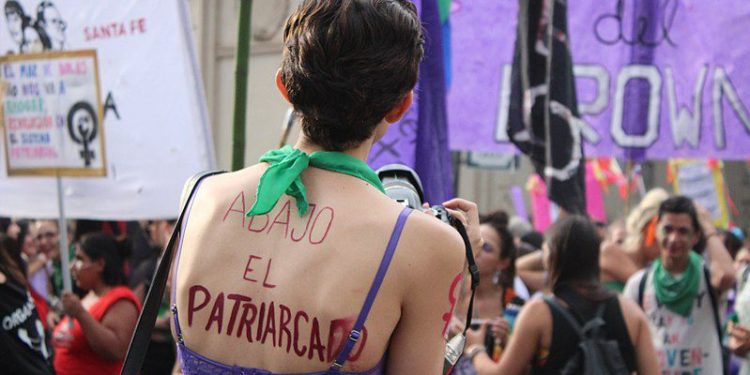Feminismo de Argentina se victimiza ante llega de Milei al poder