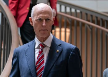 «Lucharé con todo por los hispanos en Estados Unidos»: Senador Republicano Rick Scott habla con El Político