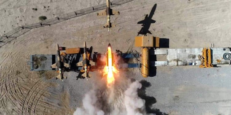 Estados Unidos lanza ataques en Irak y Siria como respuesta al mortal ataque con drones