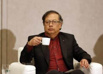 Petro denuncia un «golpe de Estado» tras enzarzarse con cuenta falsa de la Fiscalía en X