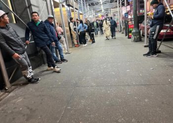 Residentes de Massachusetts brindan asilo a migrantes tras gran presión gubernamental