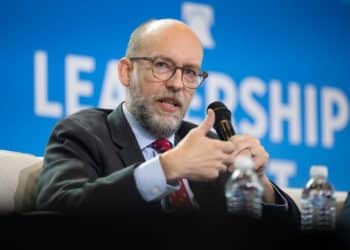 Aliados de Trump planean infundir nacionalismo cristiano durante su segundo mandato