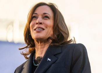 A propósito de las críticas a Biden, Kamala Harris afirma «estar lista» para asumir como presidente si es necesario
