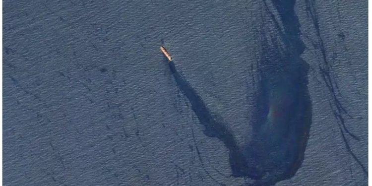 Nuevo ataque de hutíes causa daños importantes a carguero británico: nave corre riesgo de hundirse