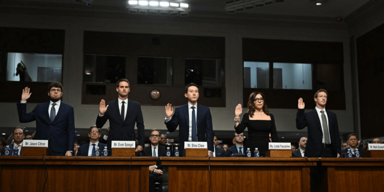 Así fue la tensa comparecencia de los CEO de las RRSS en el Congreso: «Tienen las manos manchadas de sangre»