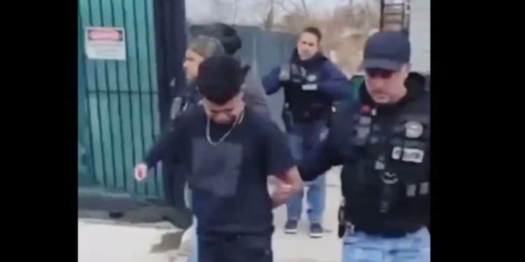 Arrestan a adolescente venezolano sospechoso de un tiroteo en Times Square