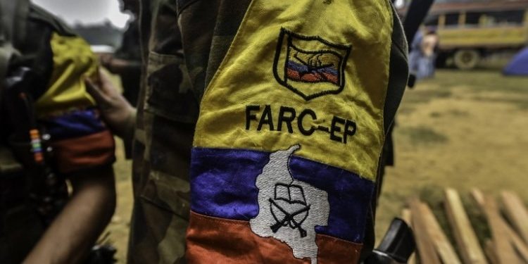 Guerrilla corporativa: La FARC tiene estaciones de gasolina y atención en medio de la selva