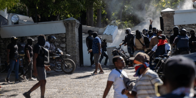 Noche violenta en Haití: 3.600 presos huyeron de cárcel donde están detenidos los colombianos que asesinaron a Jovenel Moise