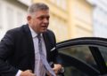 Primer ministro de Eslovaquia, Robert Fico, en peligro de muerte tras ser baleado en plena vía pública