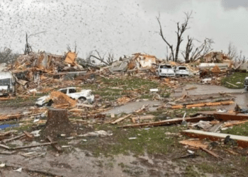 Tormentas y tornados causan destrozos y dejan al menos 18 muertos durante el Memorial Day