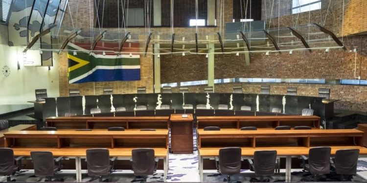 Tribunal Sudafricano desestima denuncia contra el canto racista del partido socialista que incita a «matar al bóer»
