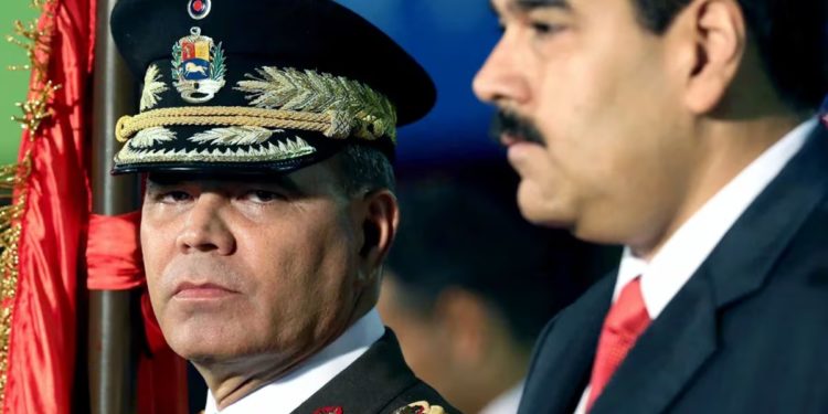 Nicolás Maduro y Padrino López