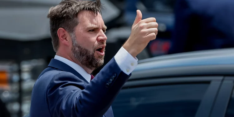 ¿Quién es J. D. Vance, quien será el vicepresidente de Donald Trump?