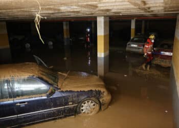 Las tormentas en España persisten mientras las búsquedas de desaparecidos continúan