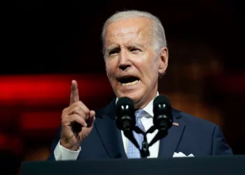 Biden contra las universidades cristianas: el 70% de las sanciones educativas se dirigen a instituciones religiosas