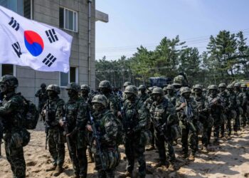 Presidente de Corea del Sur declara ley marcial, militariza el Parlamento y controla los medios de comunicación