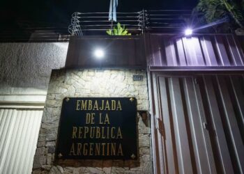 Régimen de Maduro secuestra a empleado de la embajada argentina