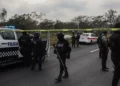 Autoridades descubren 12 cadáveres en fosas clandestinas en México