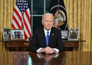 Biden firma indultos preventivos a varios altos cargos para protegerlos de Trump