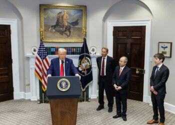 Trump apuesta fuerte por la IA: anunció 500.000 millones en inversiones del sector privado